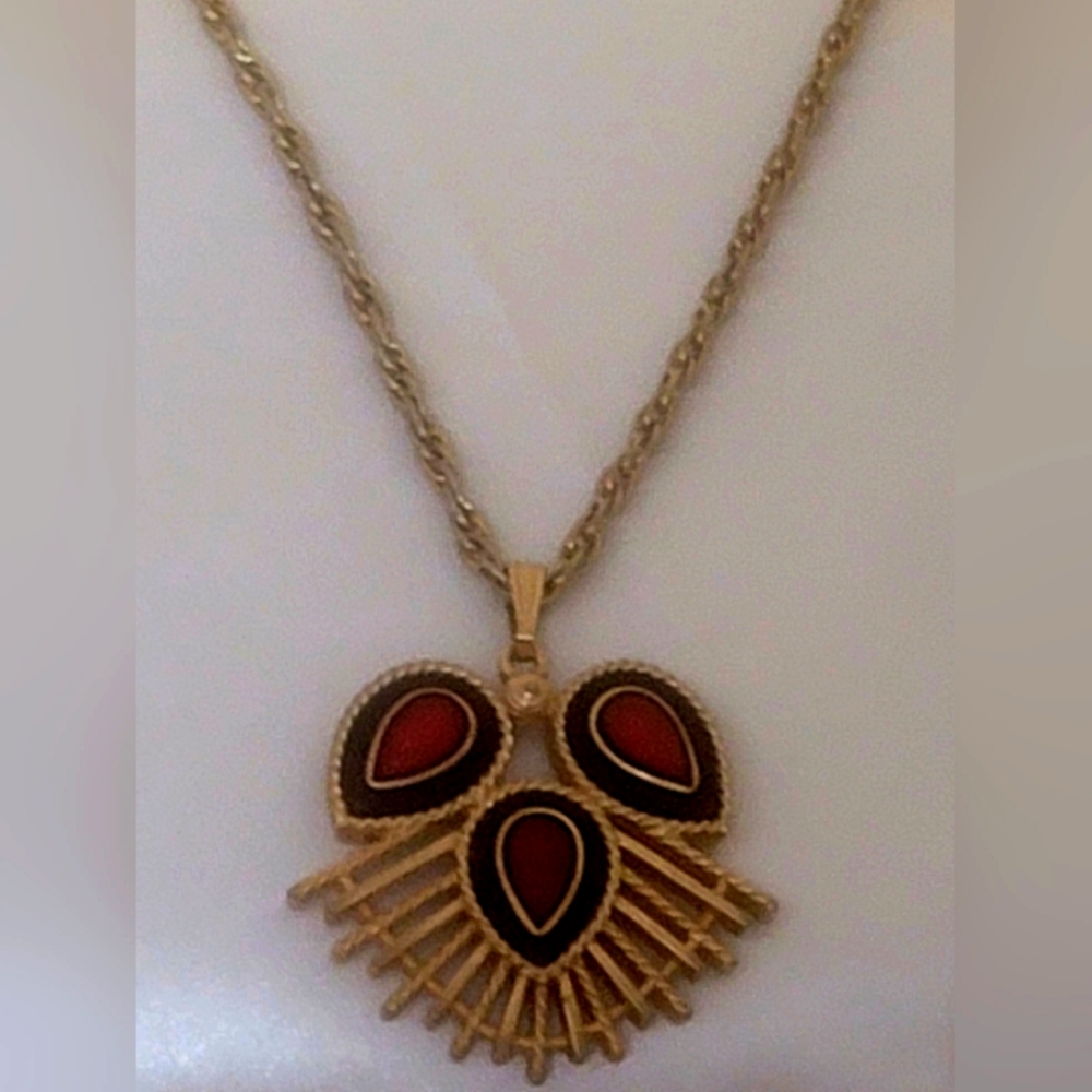 Vintage Sarah Coventry Dynasty Necklace Gold Tone